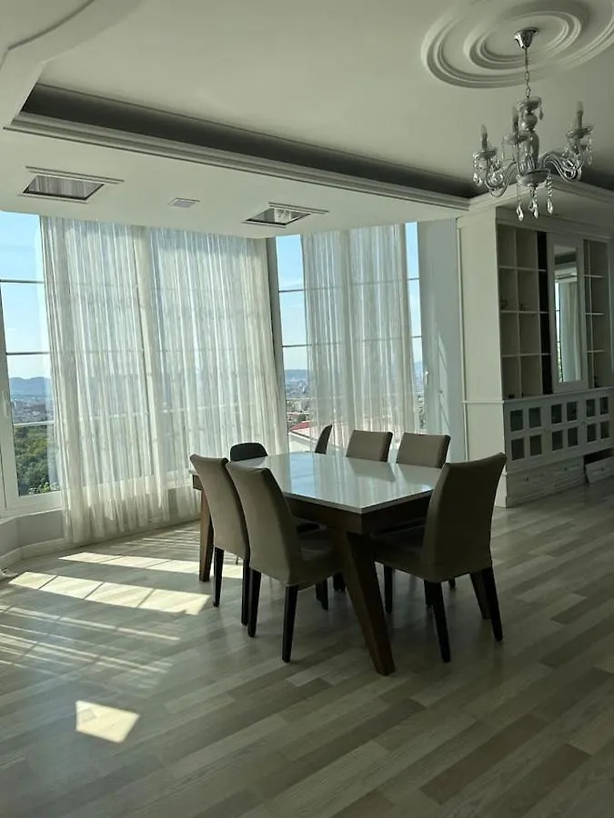 Hilltop Villa Tirana 0*,  Albanien